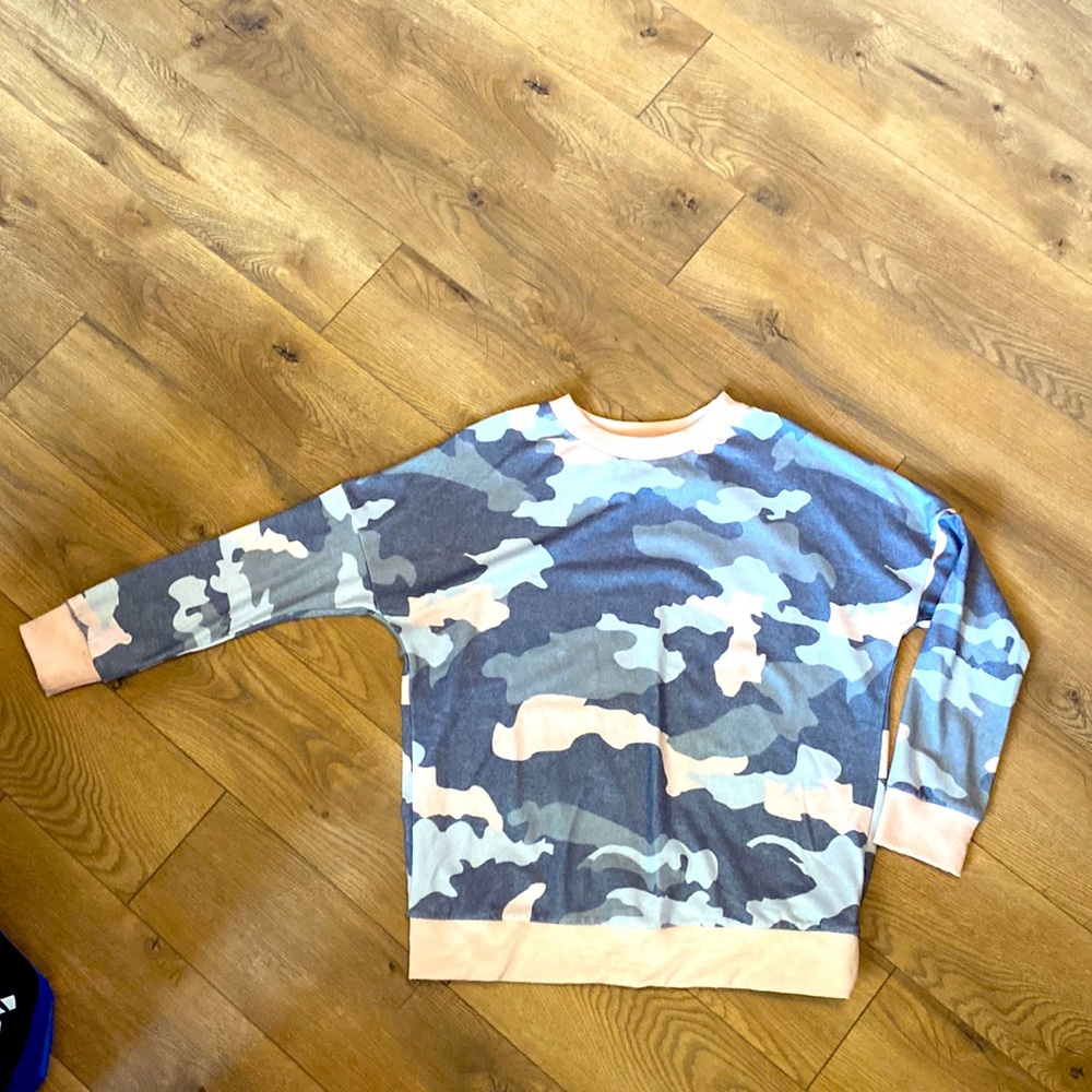 Camouflage Women’s Shirt size Medium
